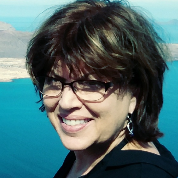 Meet your Posher, Irene - Picture 1 of 2